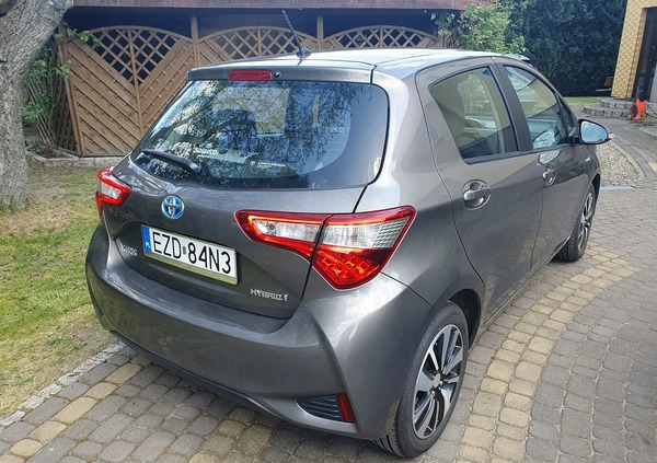 Toyota Yaris cena 63500 przebieg: 16873, rok produkcji 2018 z Niepołomice małe 154